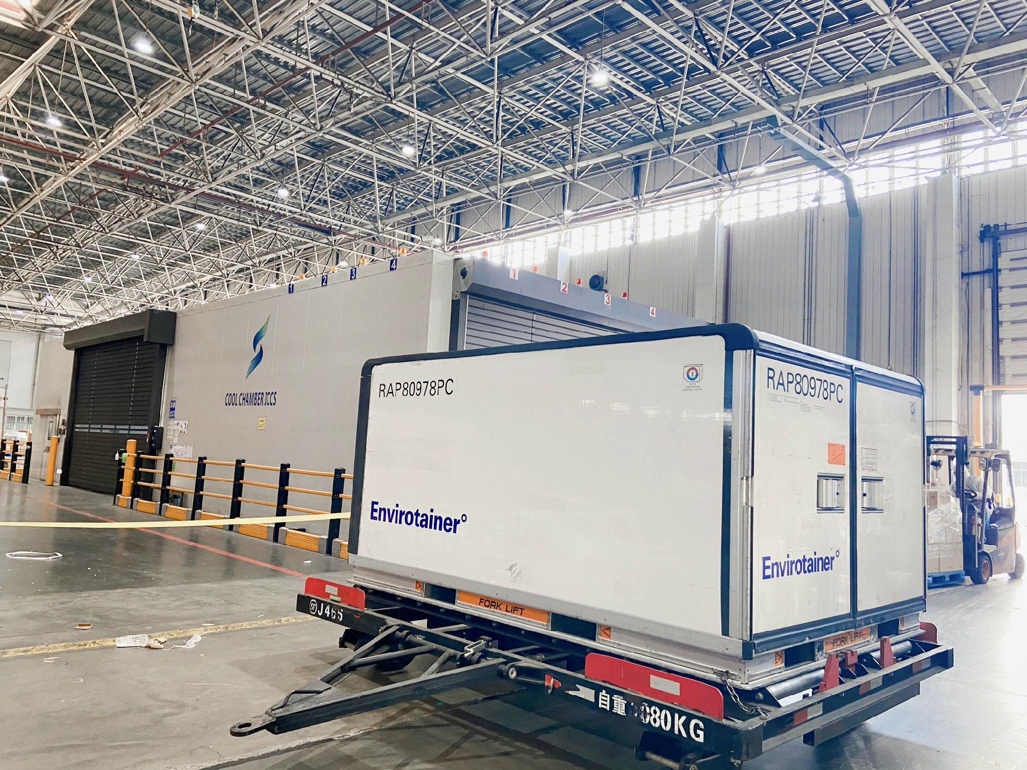 仪对运输过程温度进行记录),主动温控集装箱是一种航空专用集装设备